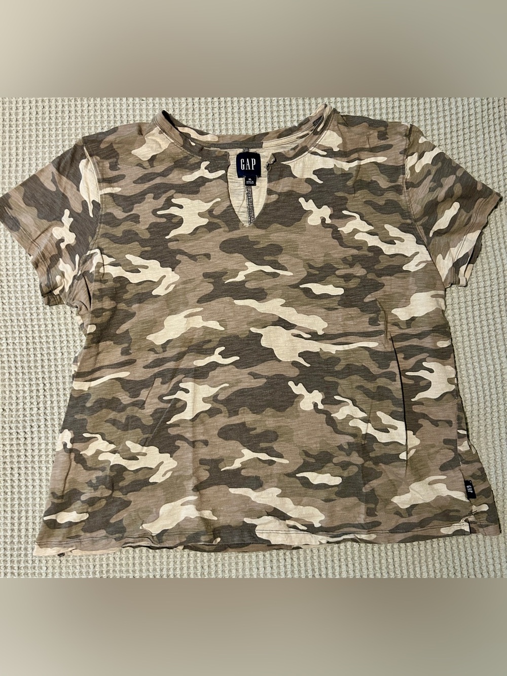 GAP Men’s Long Sleeve Camo Shirt - Olive & Cream